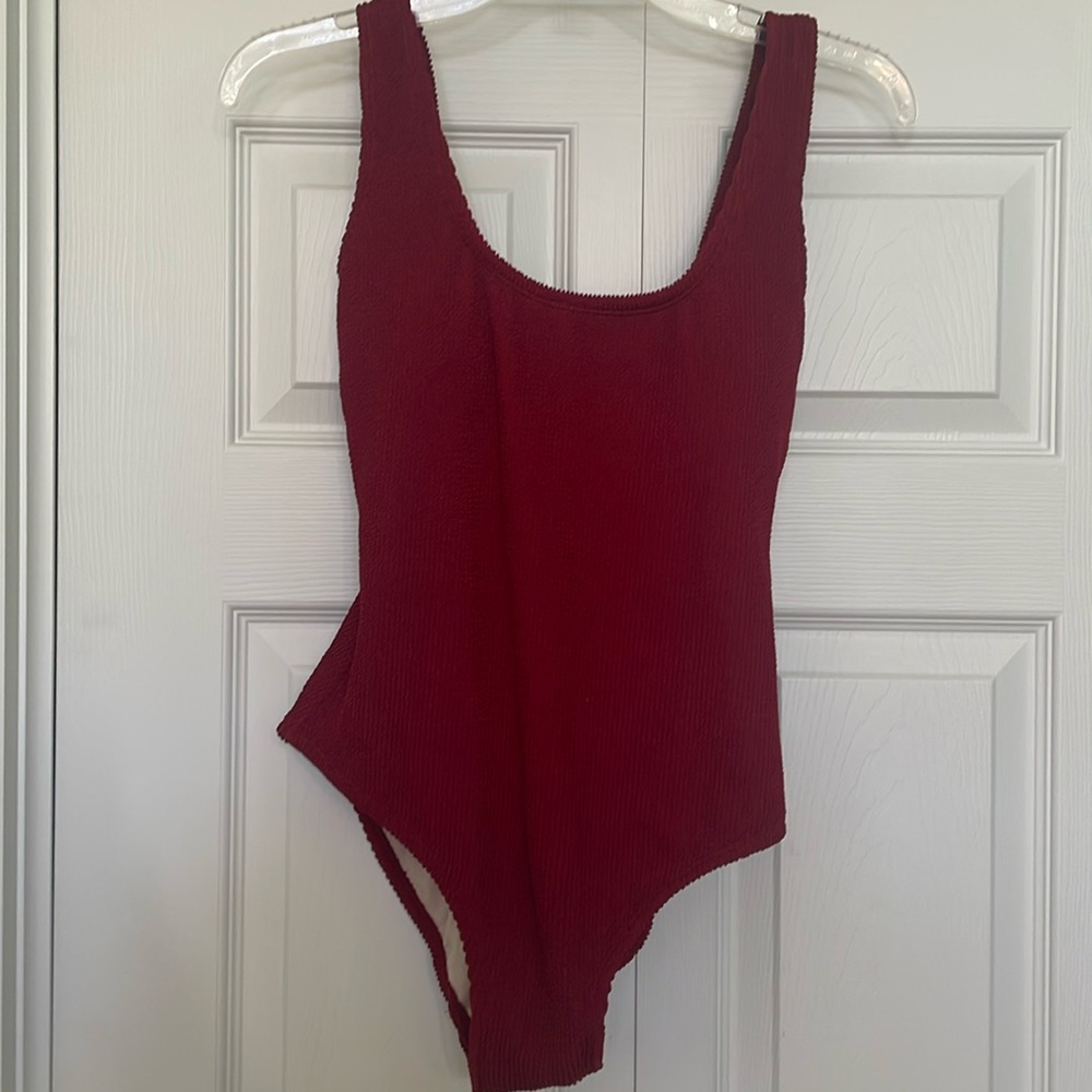 NWT Kona Sol Swimsuit Medium Coverage One Piece. Size M Color Burgandy
